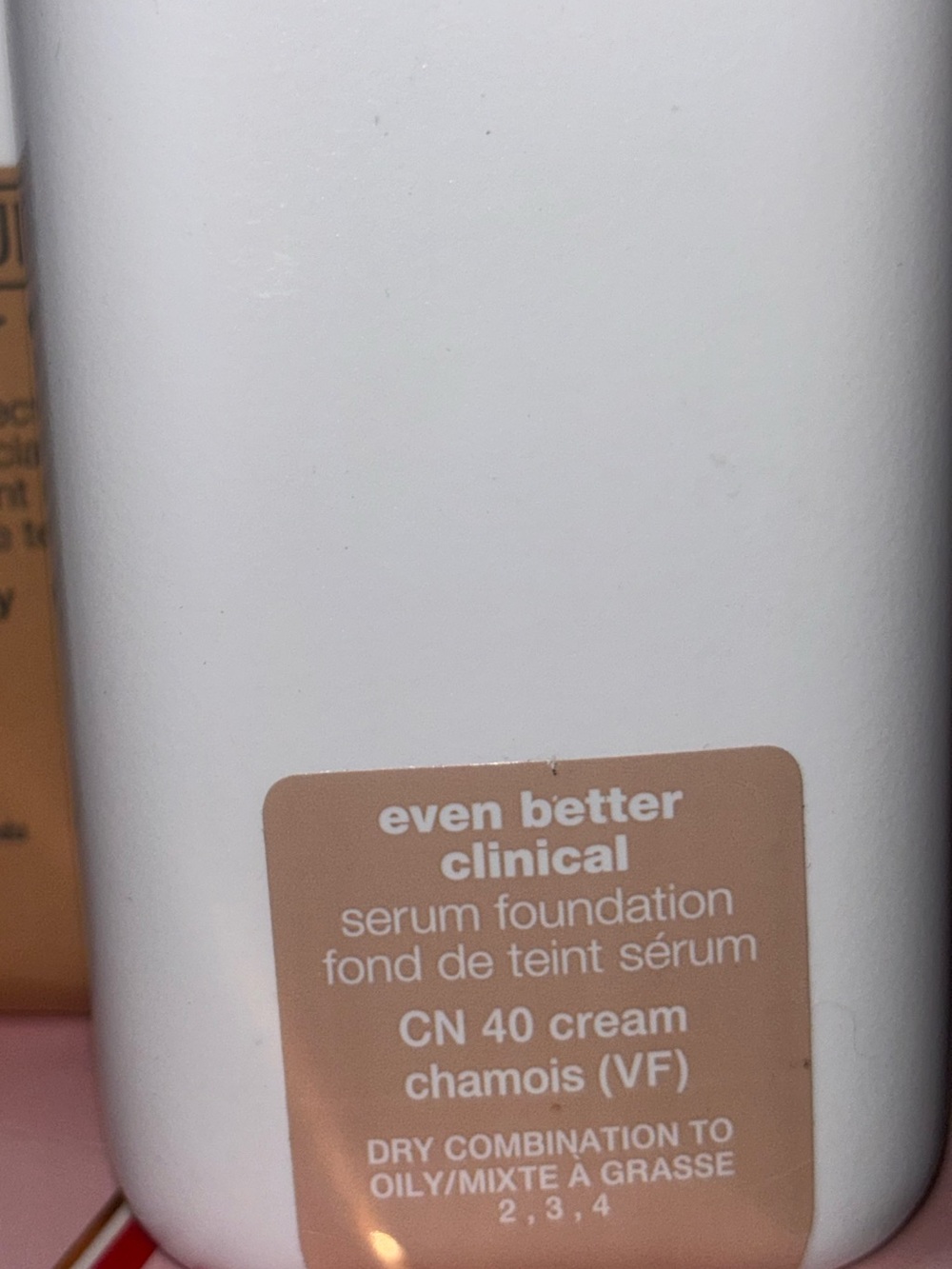 Clinique Even Better Clinical Serum Foundation - Picture 5 of 9